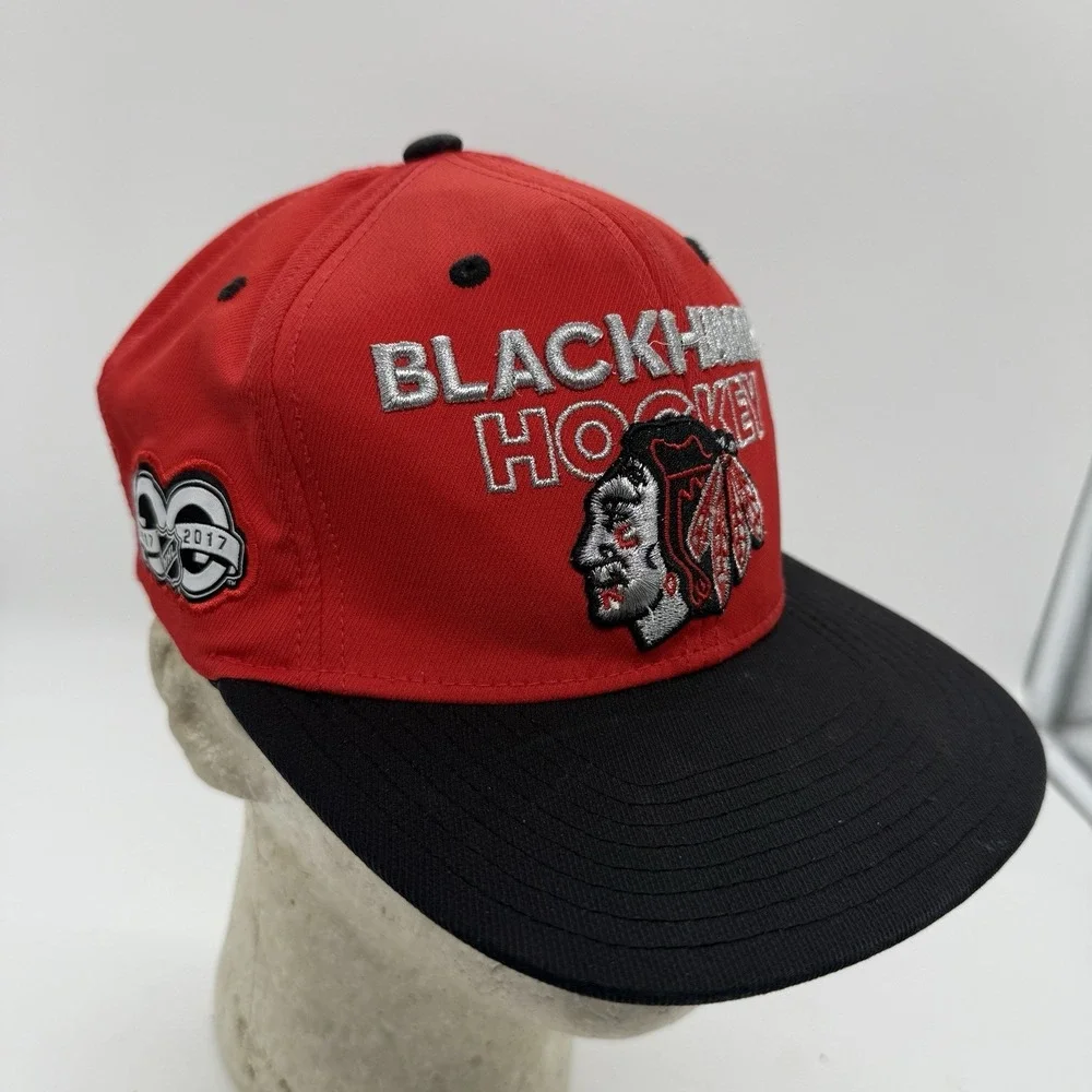Chicago Blackhawks SnapBack Hat Men's Red Black Adjustable Adidas NHL‎